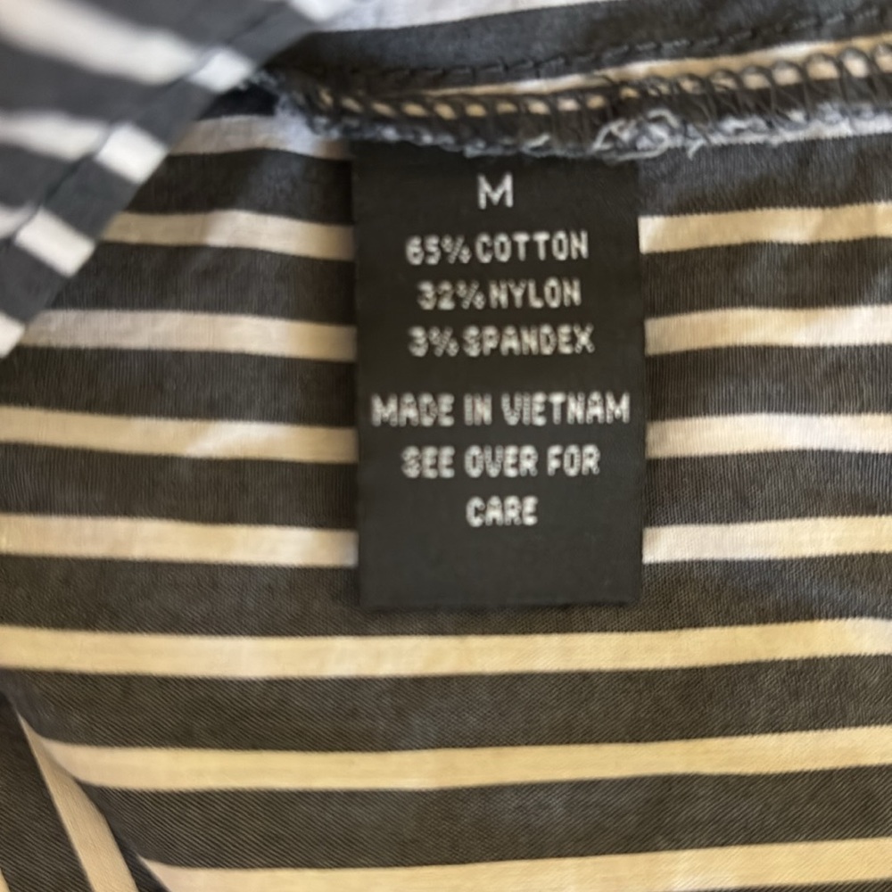 BY & BY GRAY STRIPED TOP MEDIUM - Picture 4 of 7
